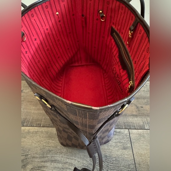 Louis Vuitton Neverfull MM Tote in Damier Ebene - Picture 15 of 17